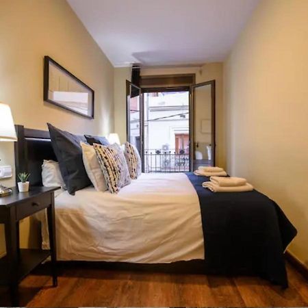 Ramblasrentals Cozy Renovated 2Br With Balcony Lift 20M Rambla - Parking - Wifi Barcelona Eksteriør bilde