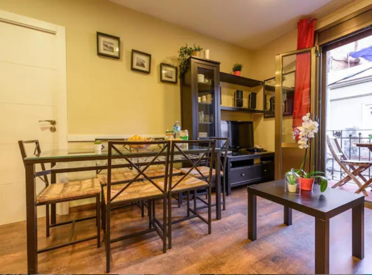 Ramblasrentals Cozy Renovated 2Br With Balcony Lift 20M Rambla - Parking - Wifi Barcelona Eksteriør bilde