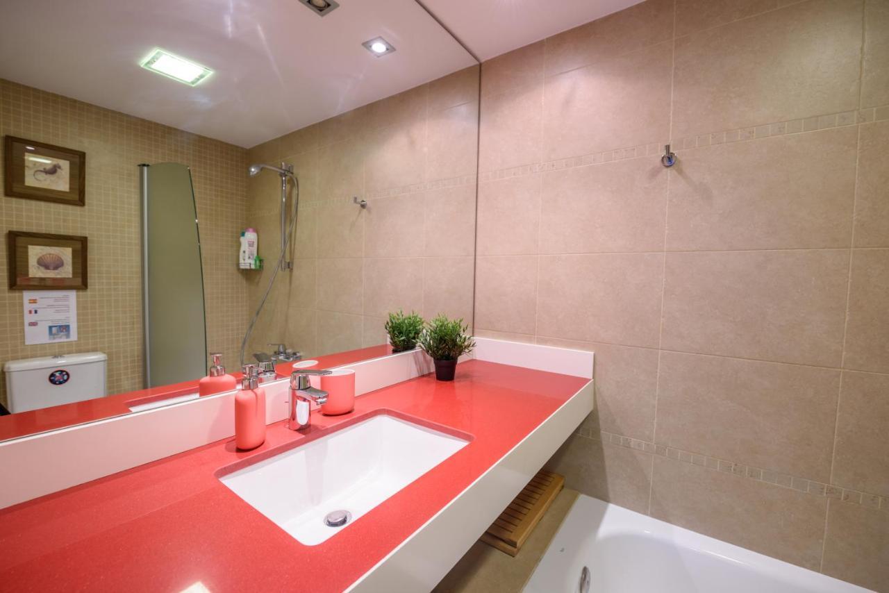 Ramblasrentals Cozy Renovated 2Br With Balcony Lift 20M Rambla - Parking - Wifi Barcelona Eksteriør bilde