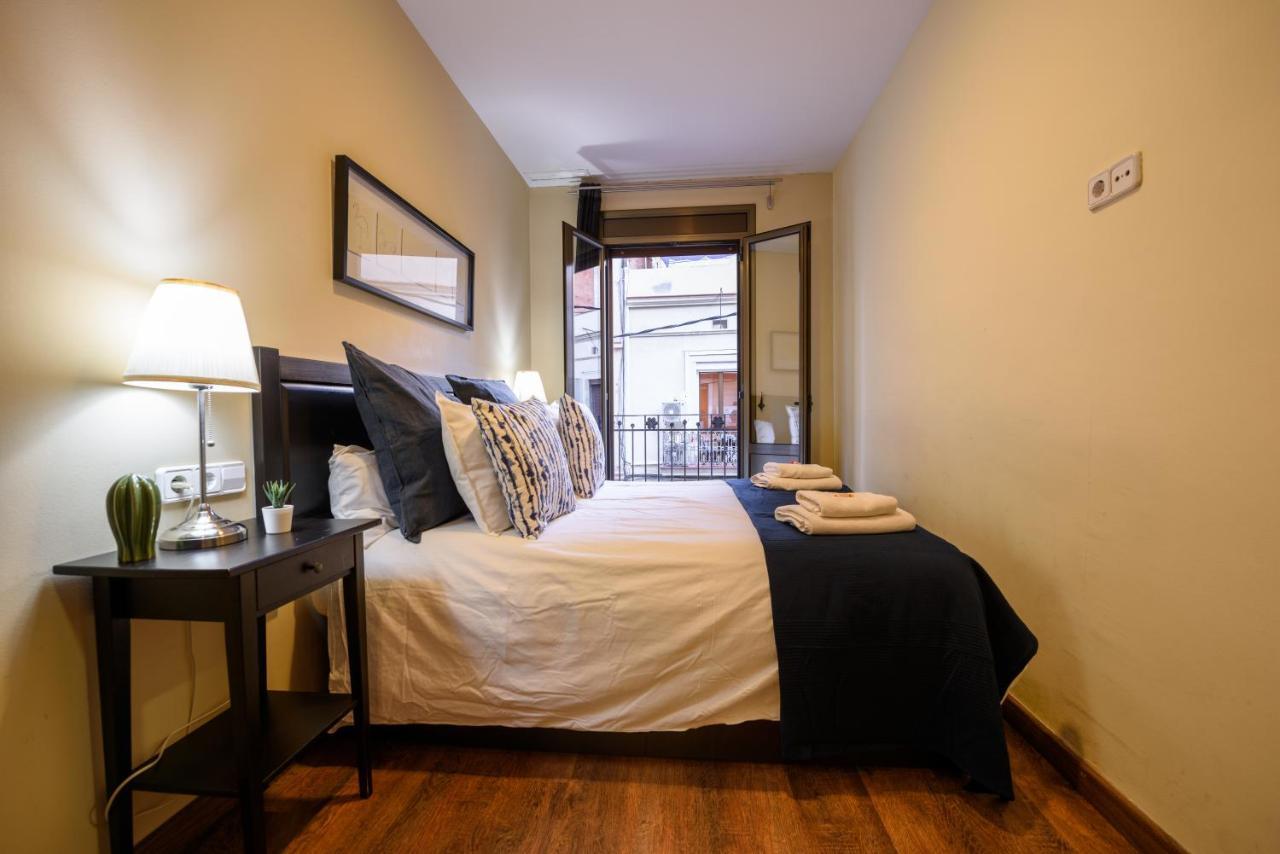 Ramblasrentals Cozy Renovated 2Br With Balcony Lift 20M Rambla - Parking - Wifi Barcelona Eksteriør bilde